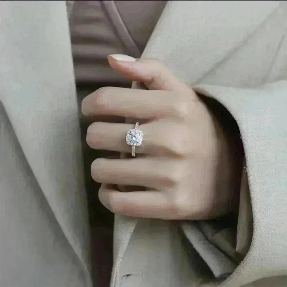 NEW 925 Sterling Silver D Color Round Moissanite Plated with 18k White Gold Ring - Picture 4 of 4